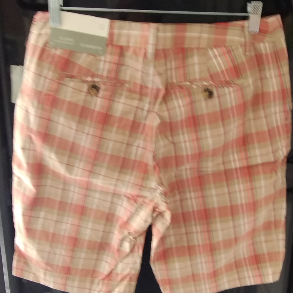 Shorts - Picture 2 of 6